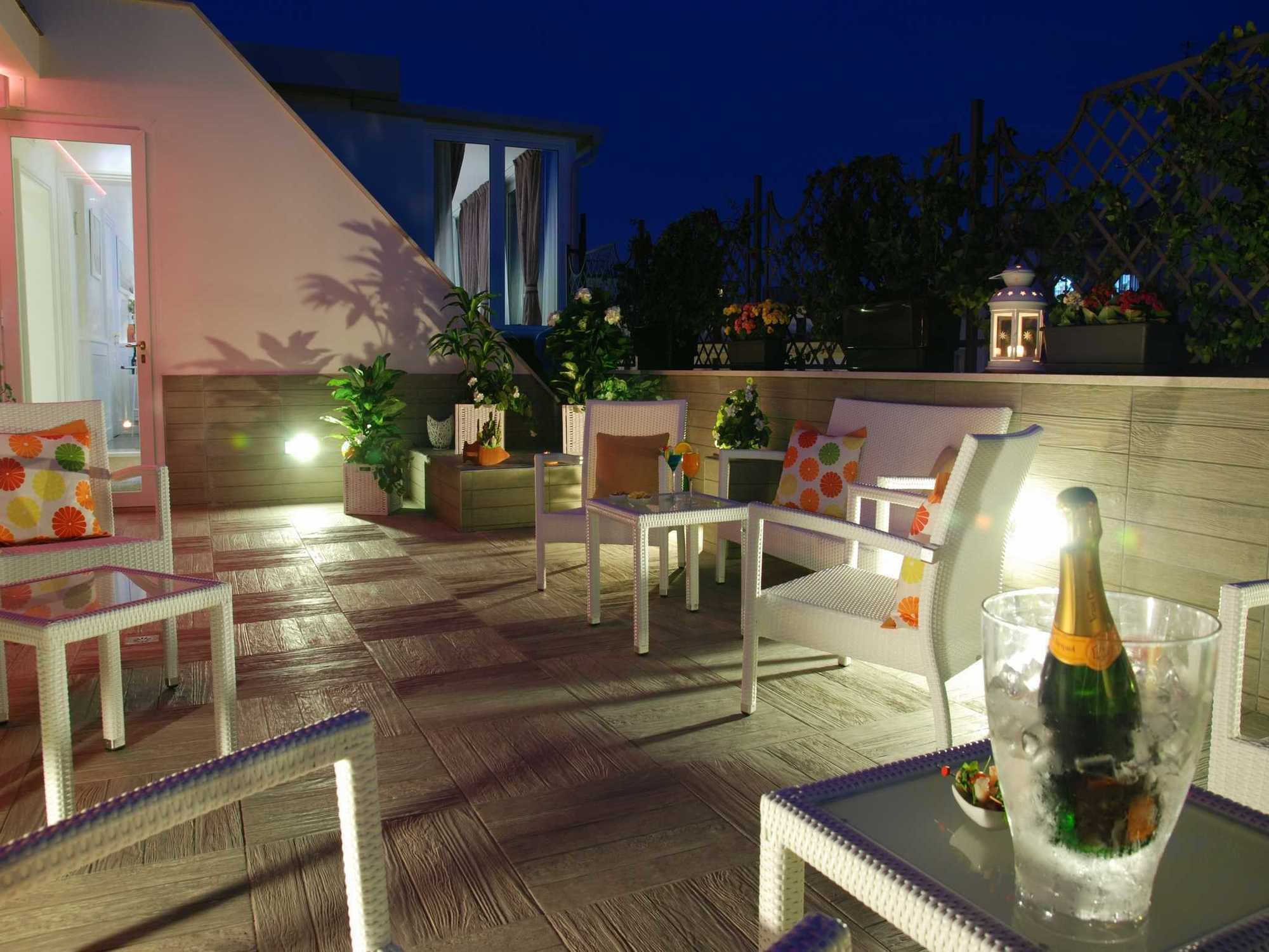 Hotel San Pietro Naples Exterior photo